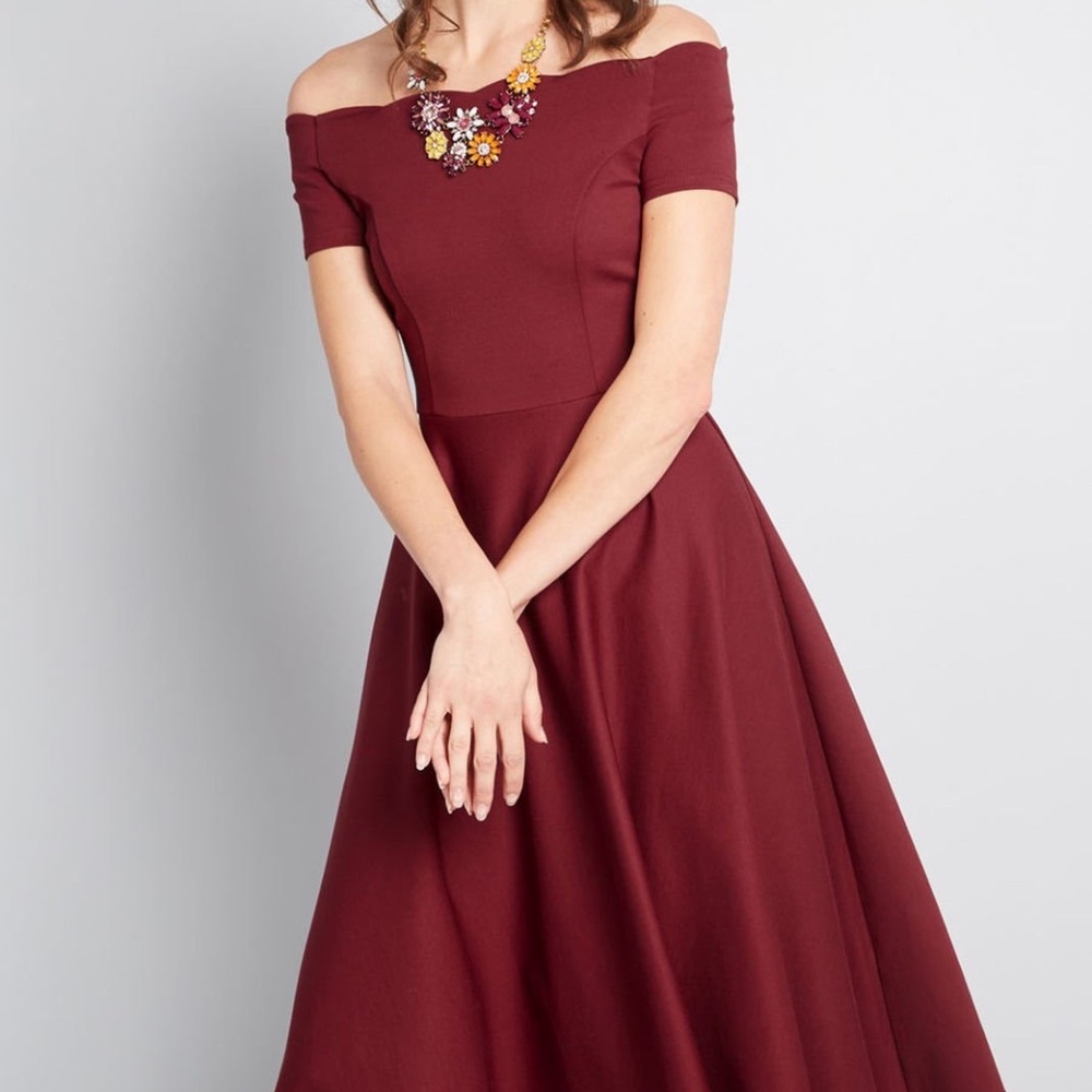 MODCLOTH Timeless Favorite Scalloped Neckline, Swing Dress, Retro